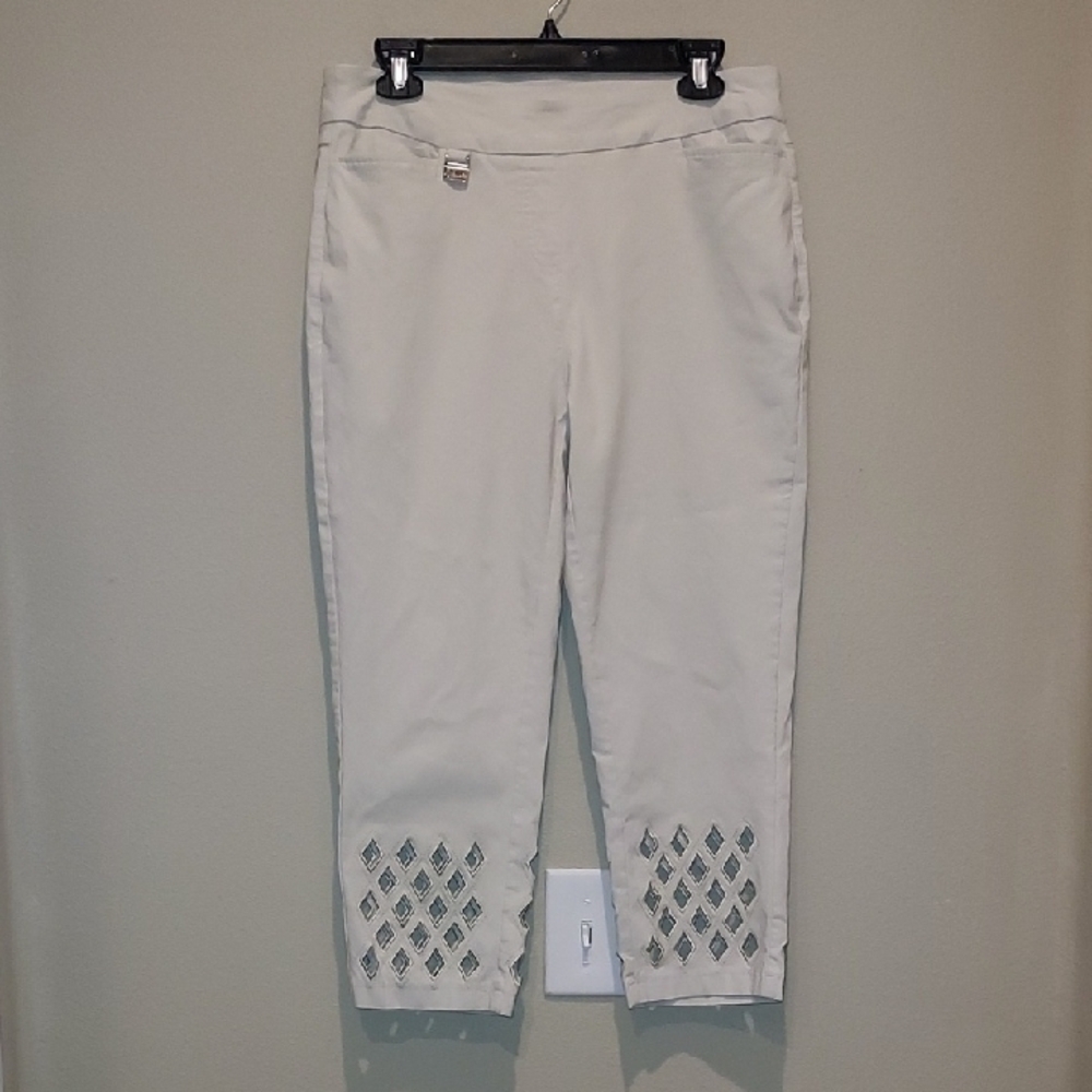 Lu Lu B Capri Pants